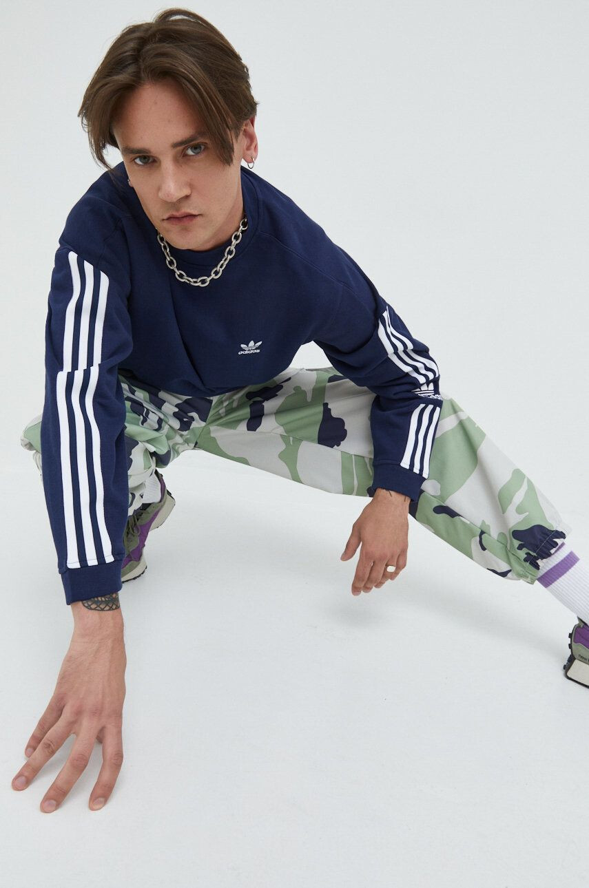 adidas Originals Bombažna mikica ženska črna barva - Pepit.si