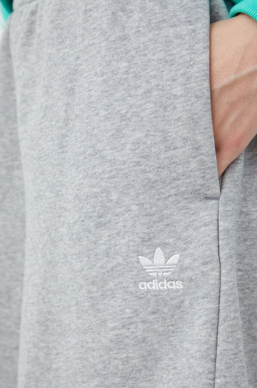 adidas Originals Kratke hlače Adicolor ženske siva barva - Pepit.si