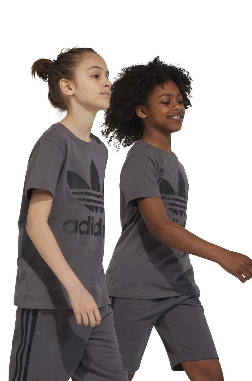 adidas Originals Otroška bombažna kratka majica TREFOIL siva barva - Pepit.si