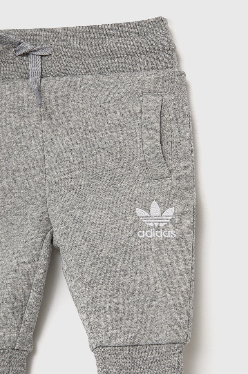 adidas Originals Otroška trenirka siva barva - Pepit.si