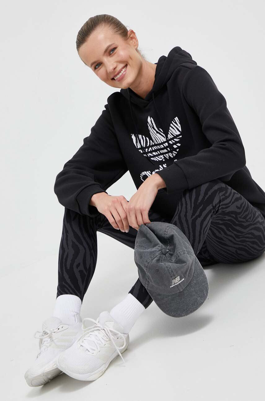 adidas Originals Pulover ženska črna barva s kapuco - Pepit.si