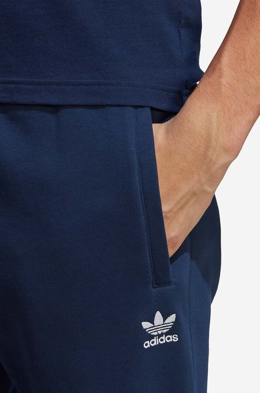 adidas Originals Spodnji del trenirke Trefoil Essentials Pants mornarsko modra barva - Pepit.si