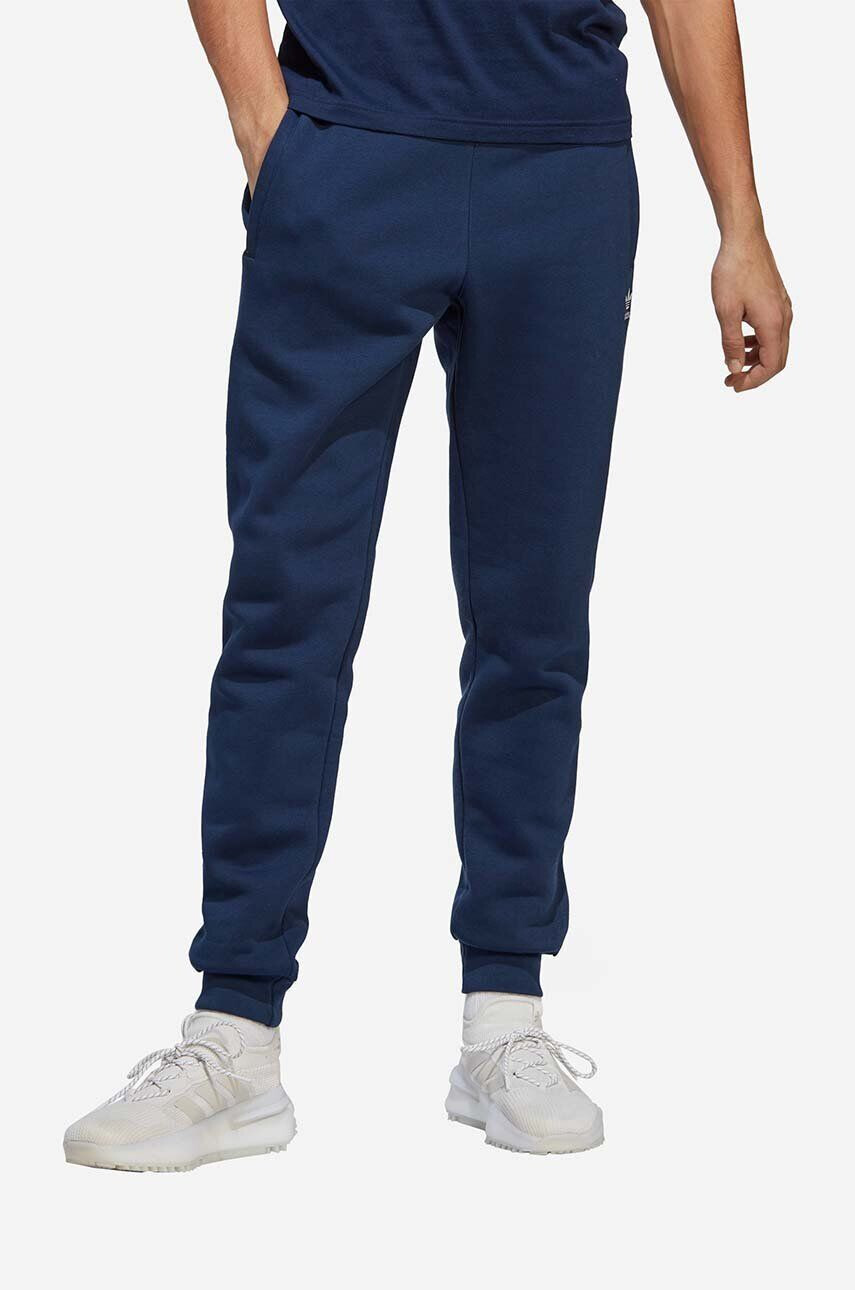 adidas Originals Spodnji del trenirke Trefoil Essentials Pants mornarsko modra barva - Pepit.si