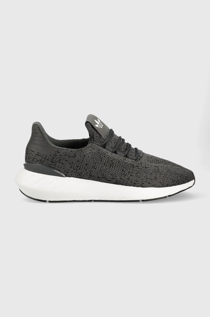 adidas Originals Superge Swift Run siva barva - Pepit.si