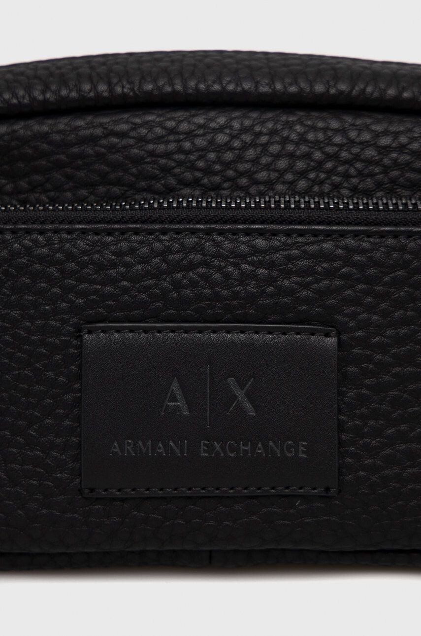 Armani Exchange Kozmetična torbica črna barva - Pepit.si