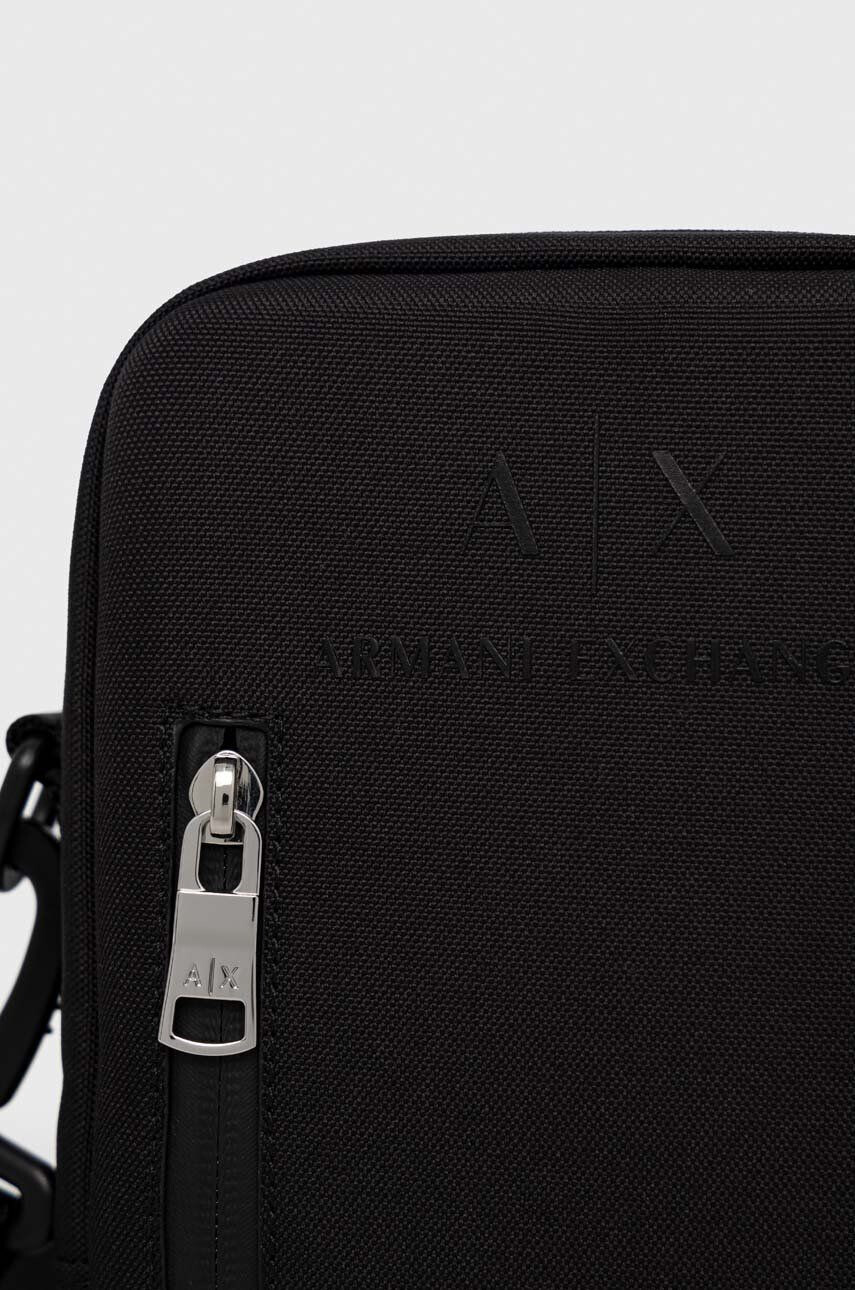 Armani Exchange Torbica za okoli pasu črna barva - Pepit.si