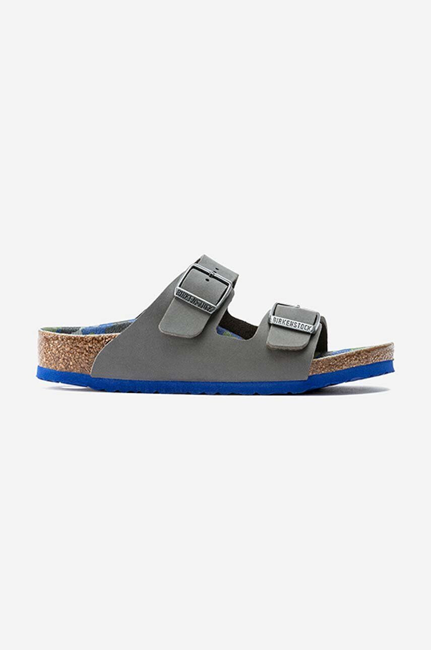 Birkenstock Otroški natikači Arizona Desert Soil siva barva - Pepit.si