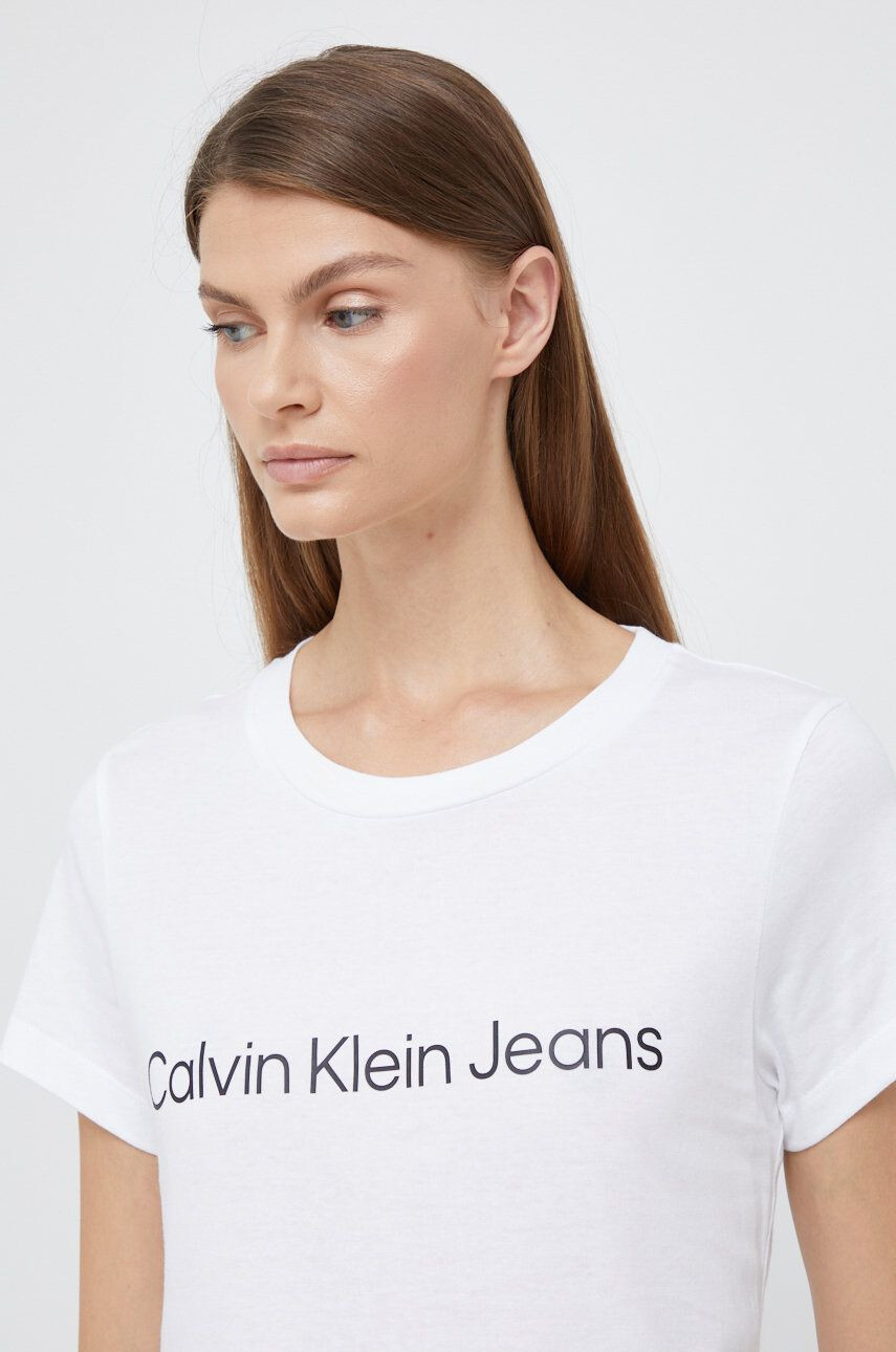 Calvin Klein Jeans Bombažna kratka majica rjava barva - Pepit.si