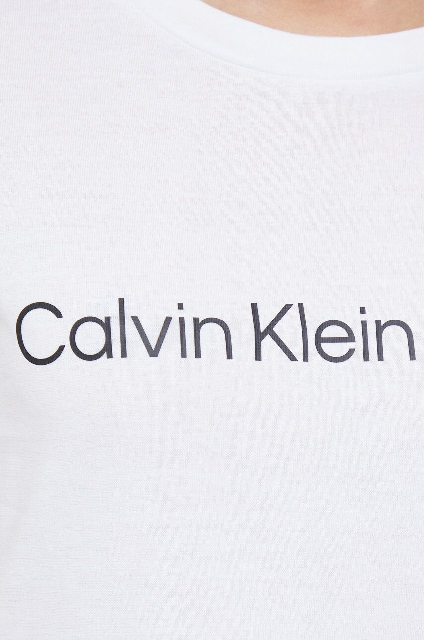 Calvin Klein Jeans Bombažna kratka majica rjava barva - Pepit.si