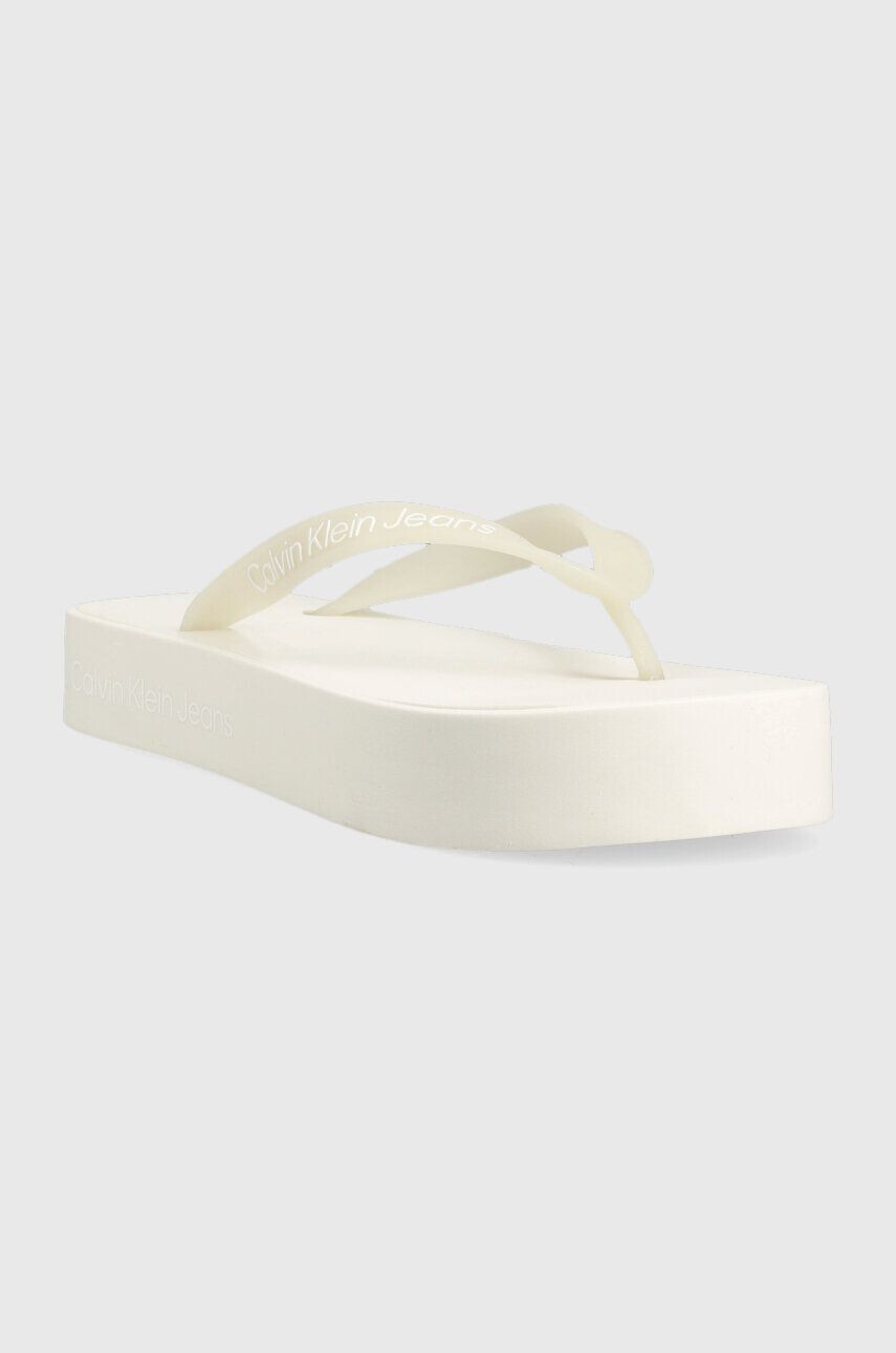 Calvin Klein Jeans Japonke BEACH SANDAL FLATFOR ženske bela barva YW0YW01092 - Pepit.si