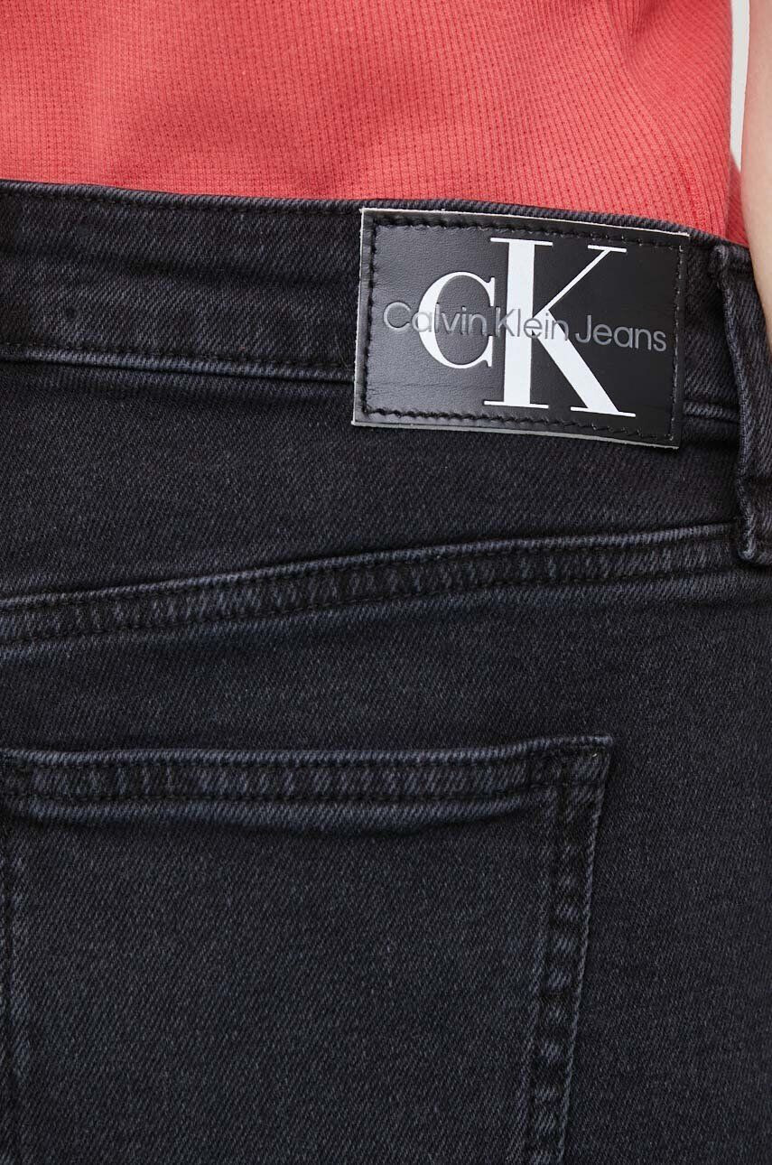 Calvin Klein Jeans Jeans kratke hlače ženski črna barva - Pepit.si