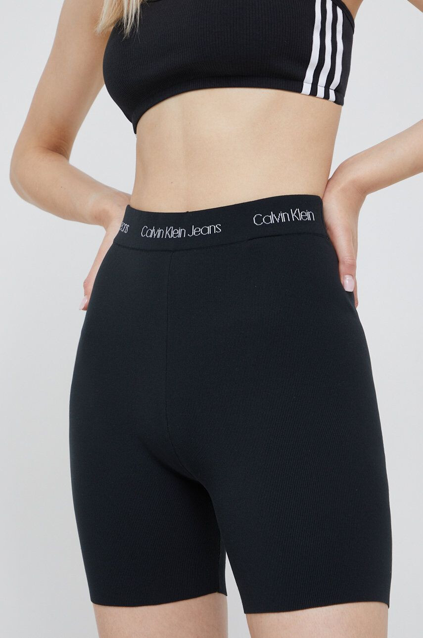 Calvin Klein Jeans Kratke hlače ženski črna barva - Pepit.si