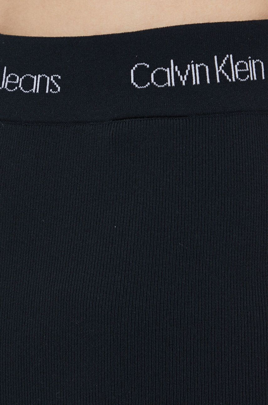 Calvin Klein Jeans Kratke hlače ženski črna barva - Pepit.si