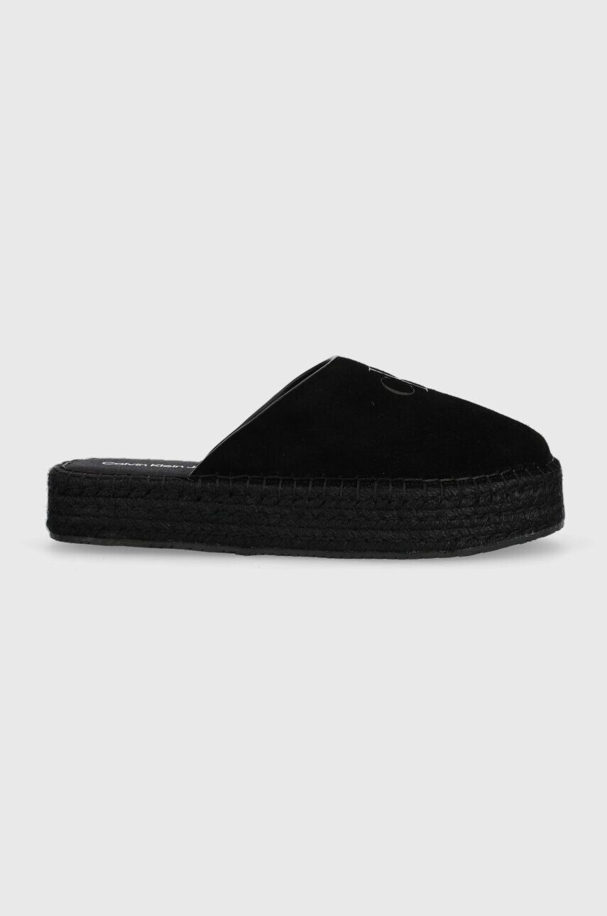 Calvin Klein Jeans Natikači iz semiša FLATFORM ROPE MULE SU CON črna barva YW0YW00986 - Pepit.si