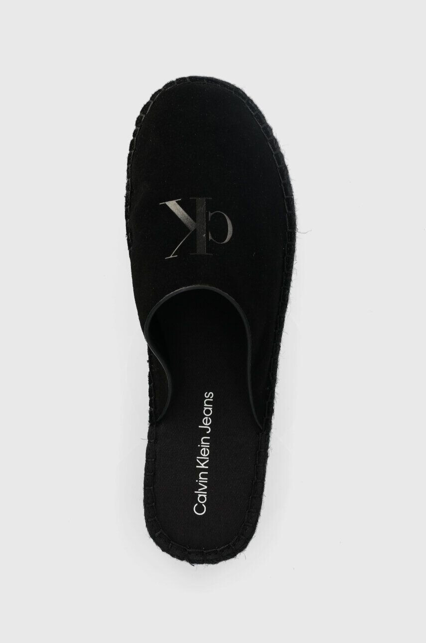 Calvin Klein Jeans Natikači iz semiša FLATFORM ROPE MULE SU CON črna barva YW0YW00986 - Pepit.si