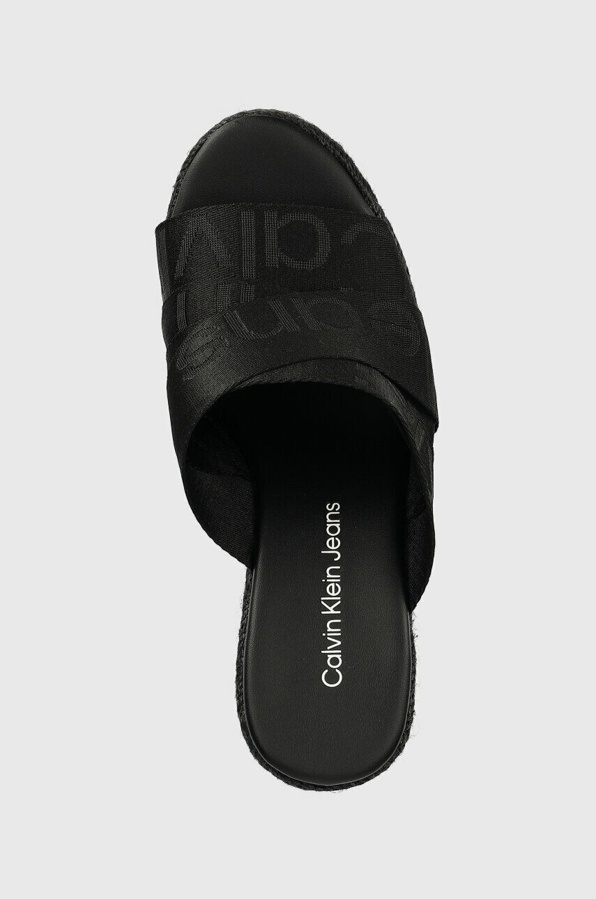 Calvin Klein Jeans Natikači WEDGE SANDAL WEBBING ženski črna barva YW0YW00961 - Pepit.si