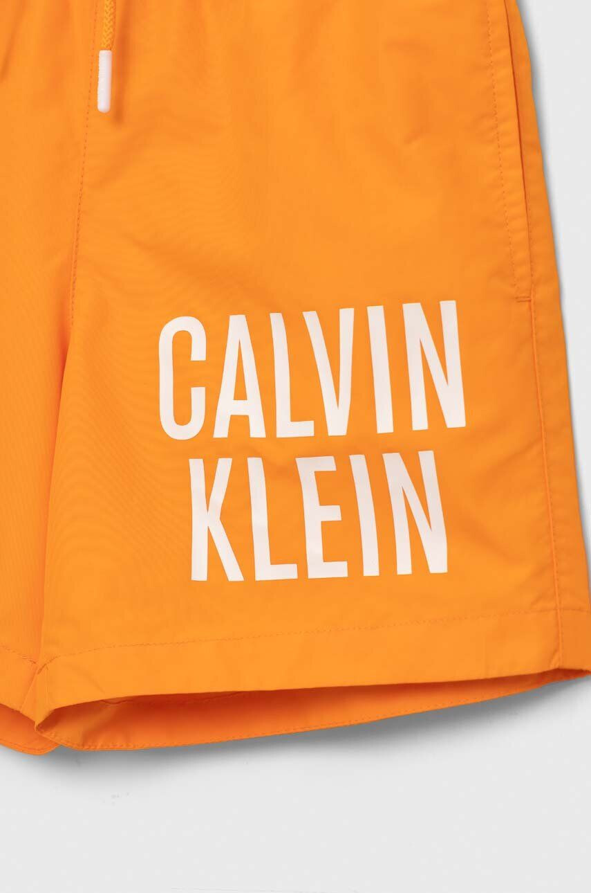 Calvin Klein Jeans Otroške kopalne kratke hlače črna barva - Pepit.si