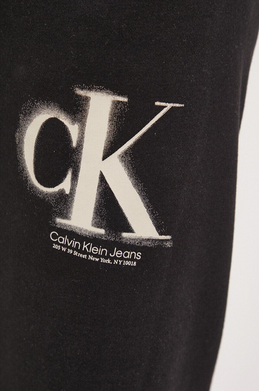 Calvin Klein Jeans Spodnji del trenirke črna barva - Pepit.si