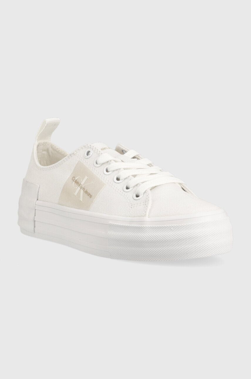 Calvin Klein Jeans Teniske BOLD VULC FLATF LACE ženske bela barva YW0YW01039 - Pepit.si