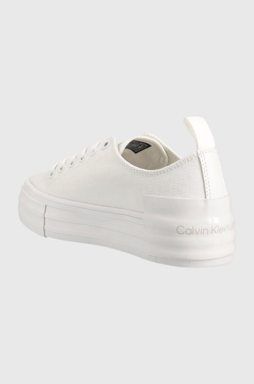 Calvin Klein Jeans Teniske BOLD VULC FLATF LACE ženske bela barva YW0YW01039 - Pepit.si