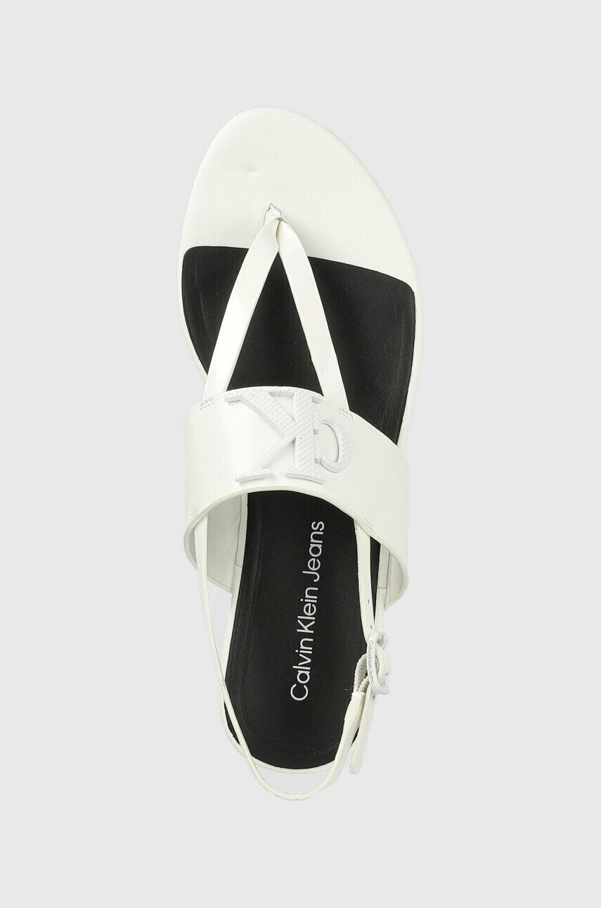 Calvin Klein Jeans Usnjeni sandali FLAT SANDAL HW ženski bela barva YW0YW00953 - Pepit.si