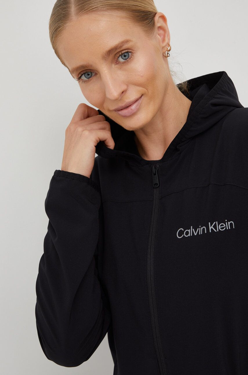 Calvin Klein Performance Jakna za vadbo Ck Essentials - Pepit.si