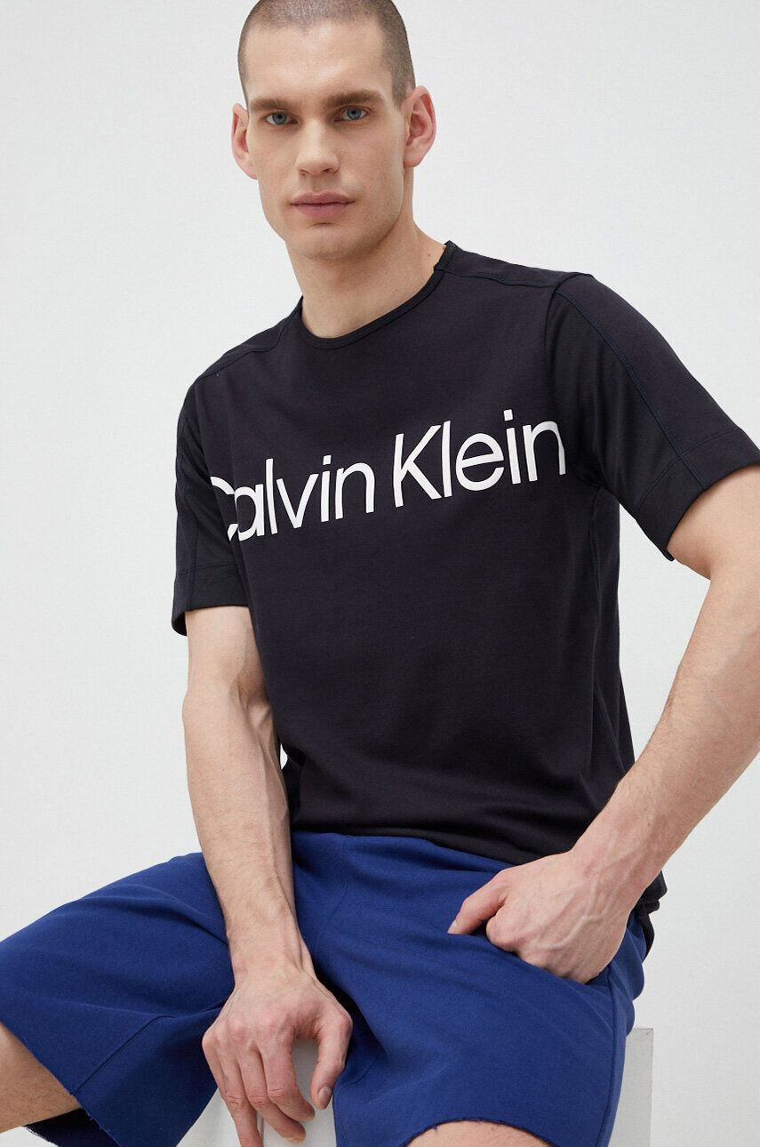 Calvin Klein Performance Kratka majica za vadbo Effect črna barva - Pepit.si