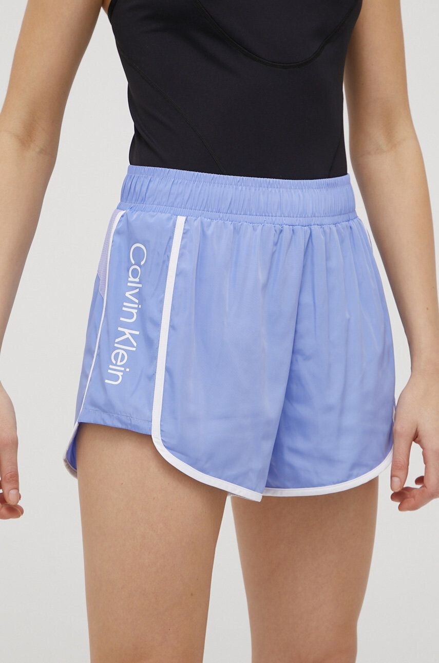 Calvin Klein Performance Kratke hlače za vadbo Ck Essentials ženske vijolična barva - Pepit.si