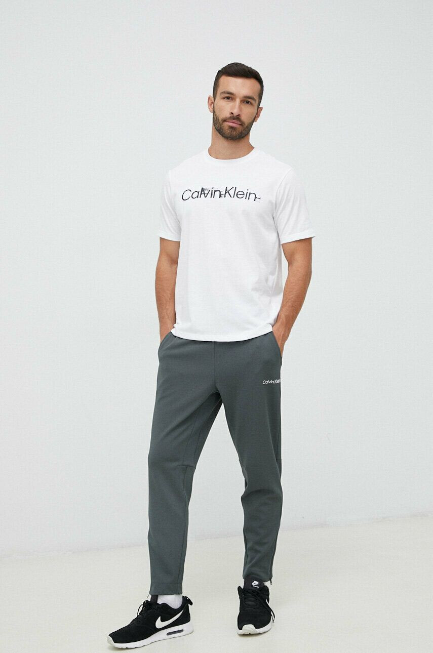 Calvin Klein Performance Športna kratka majica Essentials - Pepit.si