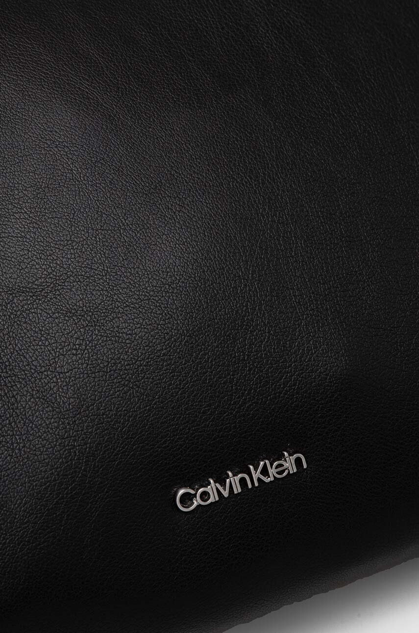 Calvin Klein Torbica črna barva - Pepit.si