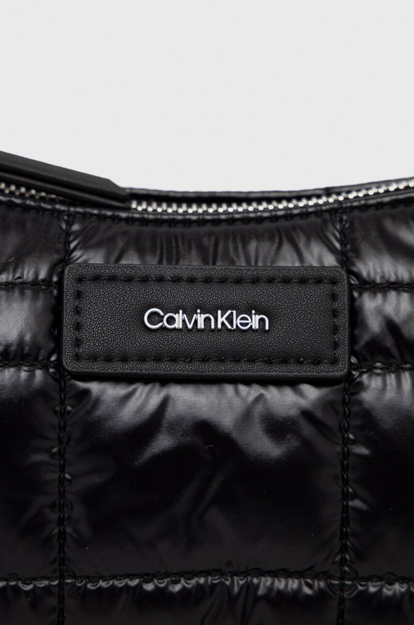 Calvin Klein Torbica črna barva - Pepit.si