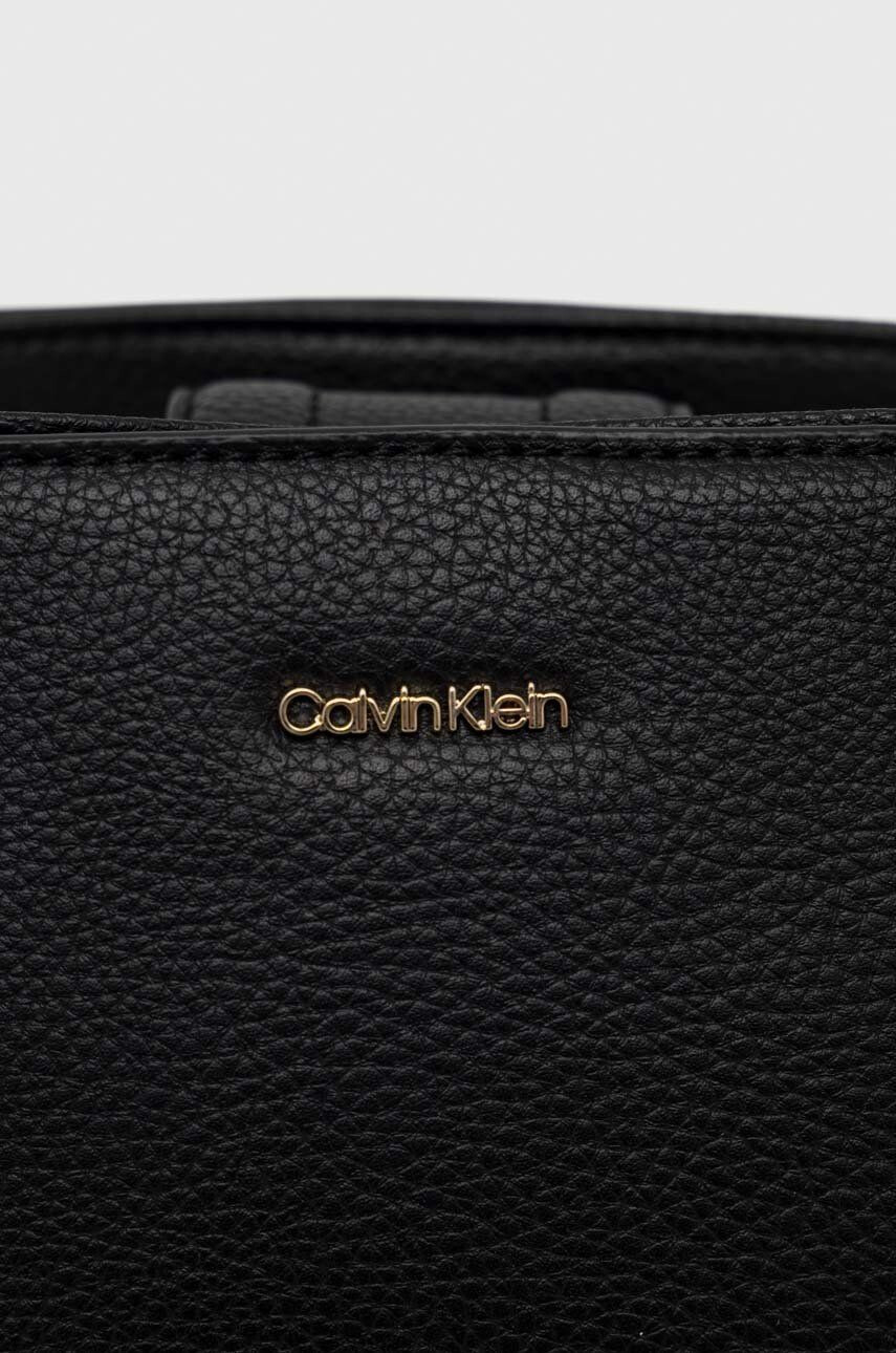 Calvin Klein Torbica črna barva - Pepit.si