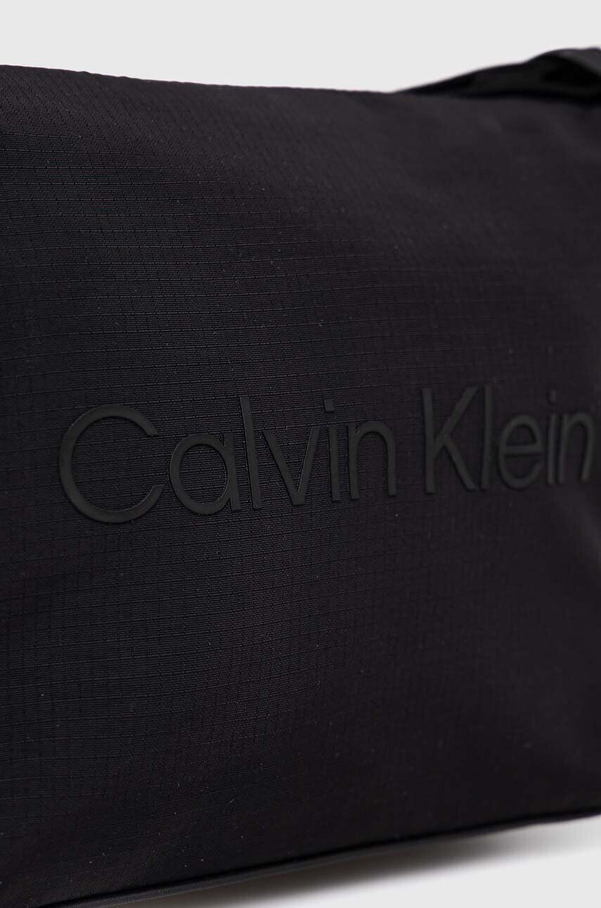 Calvin Klein Torbica za okoli pasu črna barva - Pepit.si