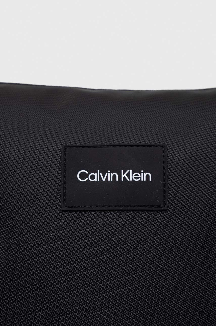 Calvin Klein Torbica za okoli pasu siva barva - Pepit.si