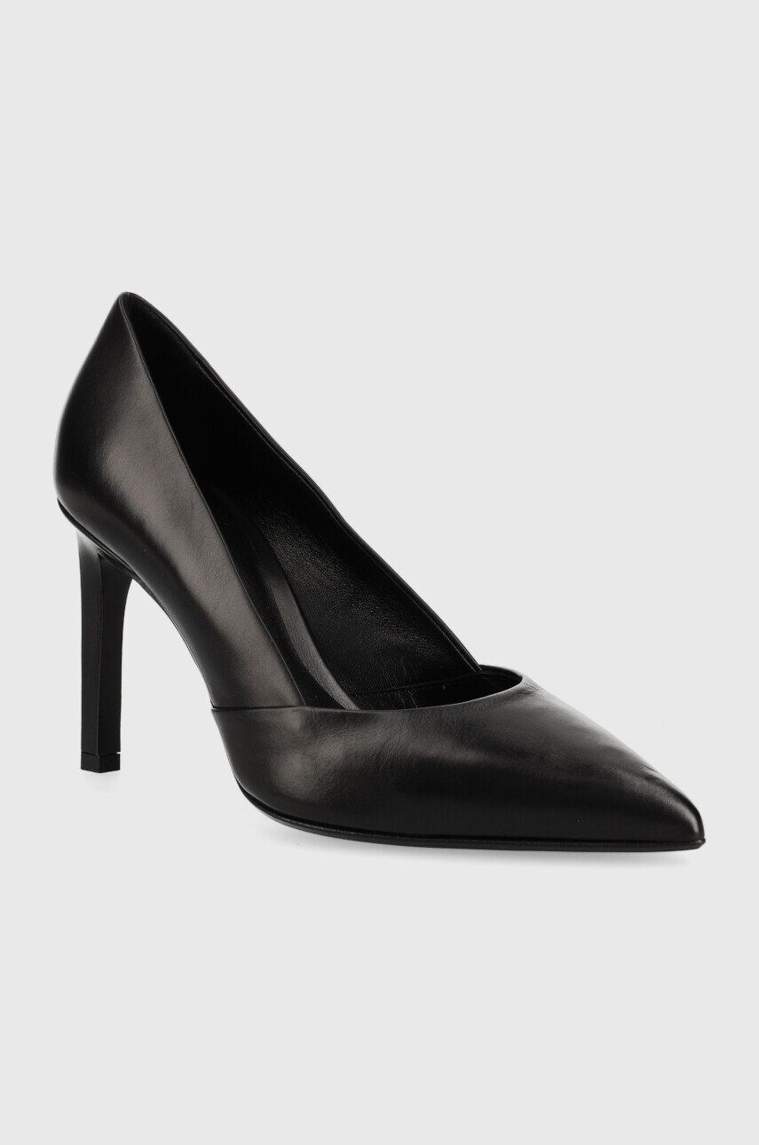 Calvin Klein Usnjeni salonarji Stiletto Pump 90 črna barva - Pepit.si