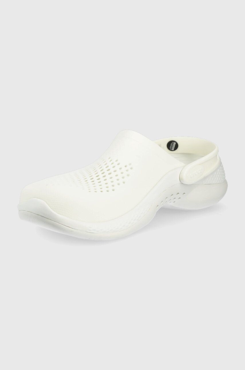 Crocs Natikači LITERIDE 206708 bela barva - Pepit.si