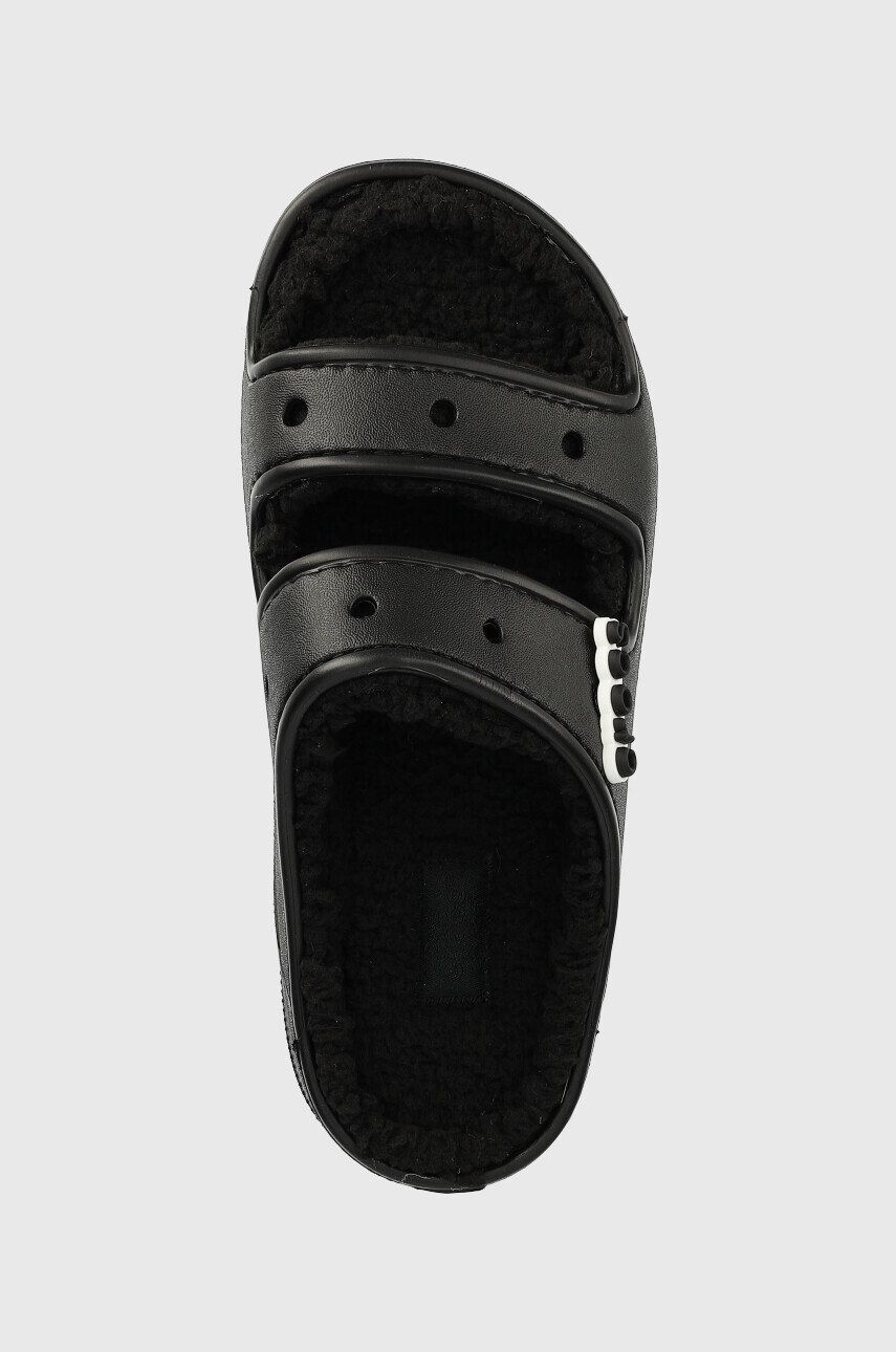 Crocs Natikači Classic Cozzzy Sandal črna barva - Pepit.si