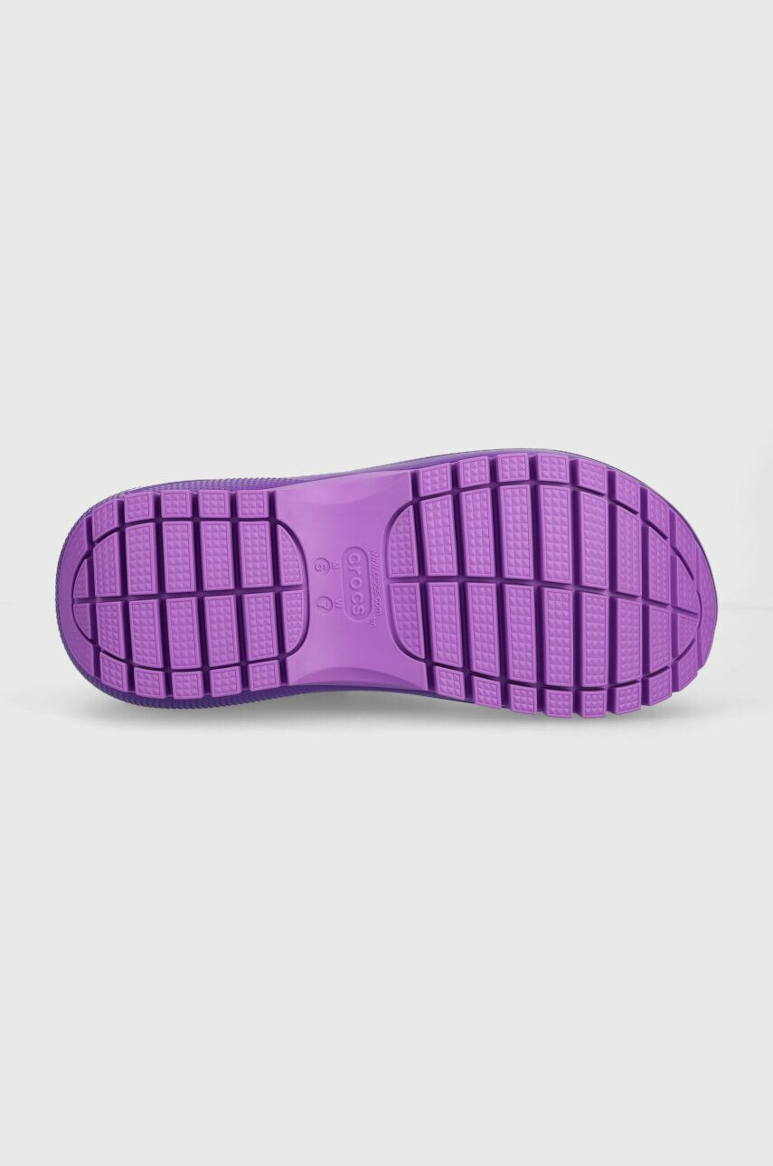 Crocs Natikači Classic Mega Crush Sandal ženski vijolična barva 207989 - Pepit.si