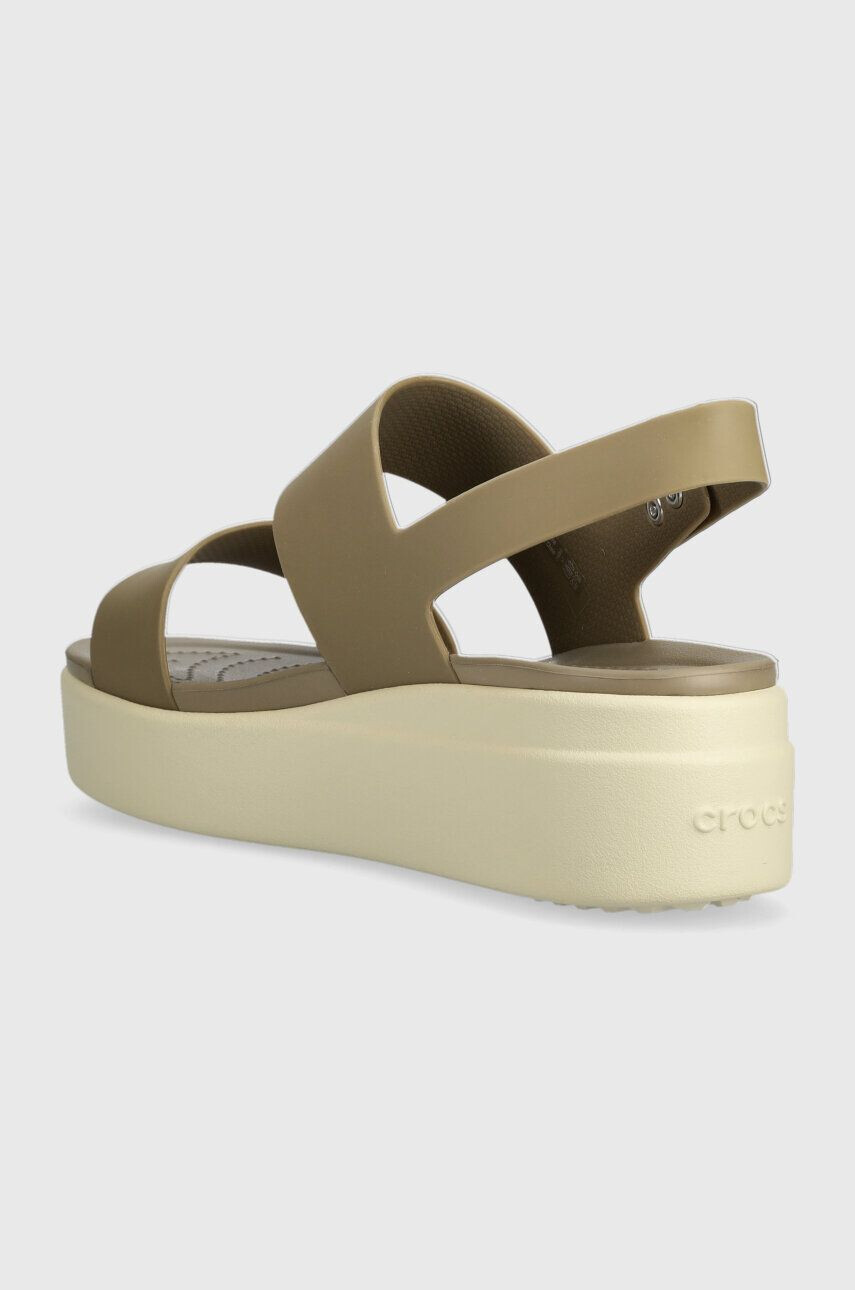 Crocs Sandali Brooklyn Low Wedge ženski bež barva 206453 - Pepit.si