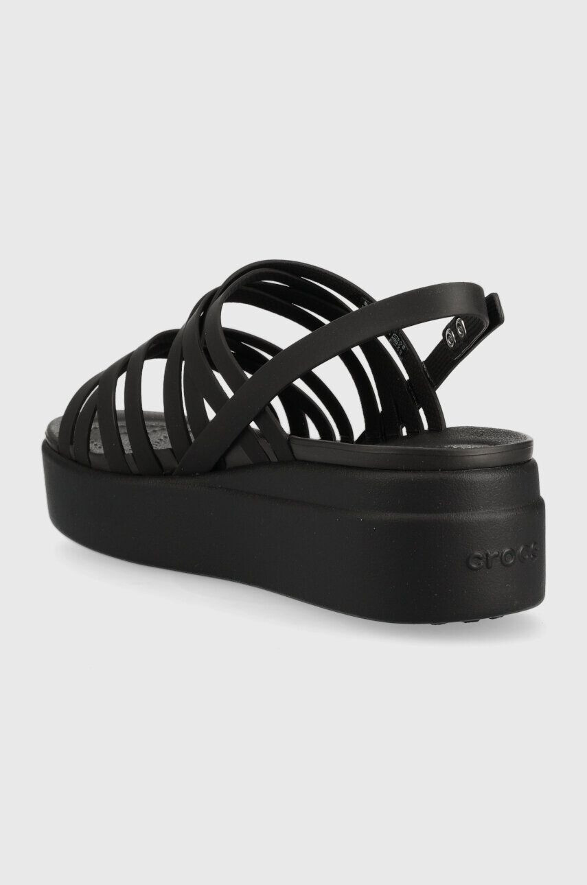 Crocs Sandali Brooklyn Strappy Low Wedge ženski črna barva 206751 - Pepit.si