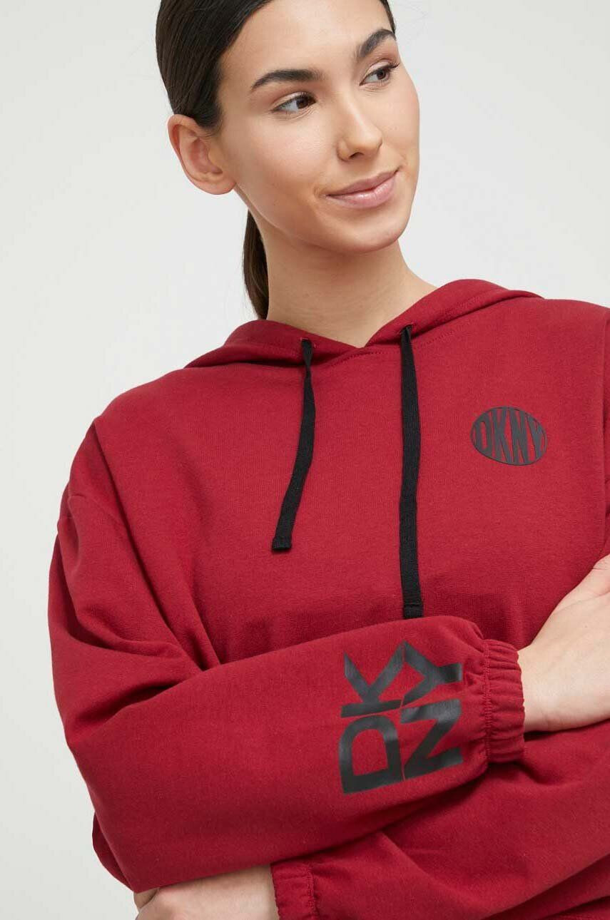 DKNY Bluza ženska rdeča barva s kapuco - Pepit.si