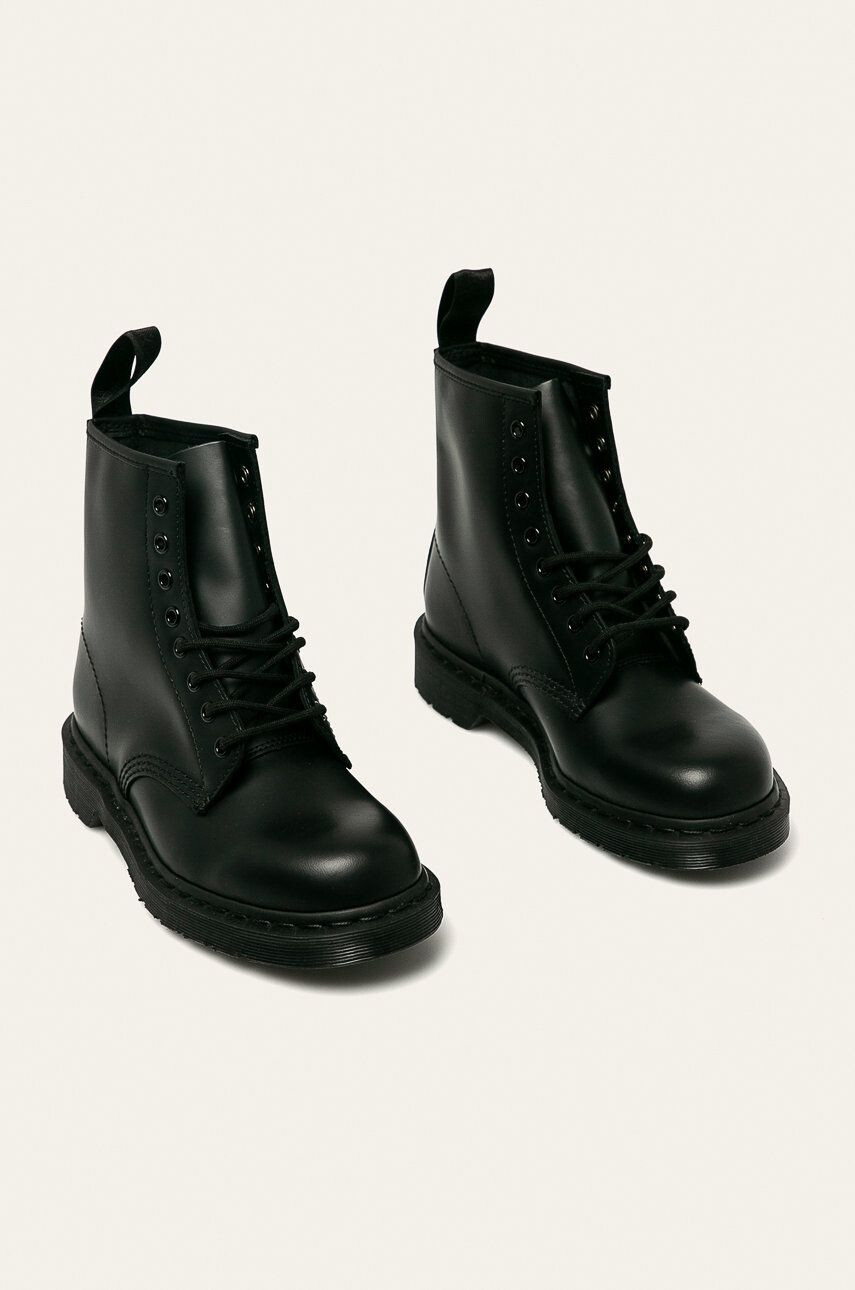 Dr. Martens Usnjeni čevlji 1460 Mono moški črna barva - Pepit.si