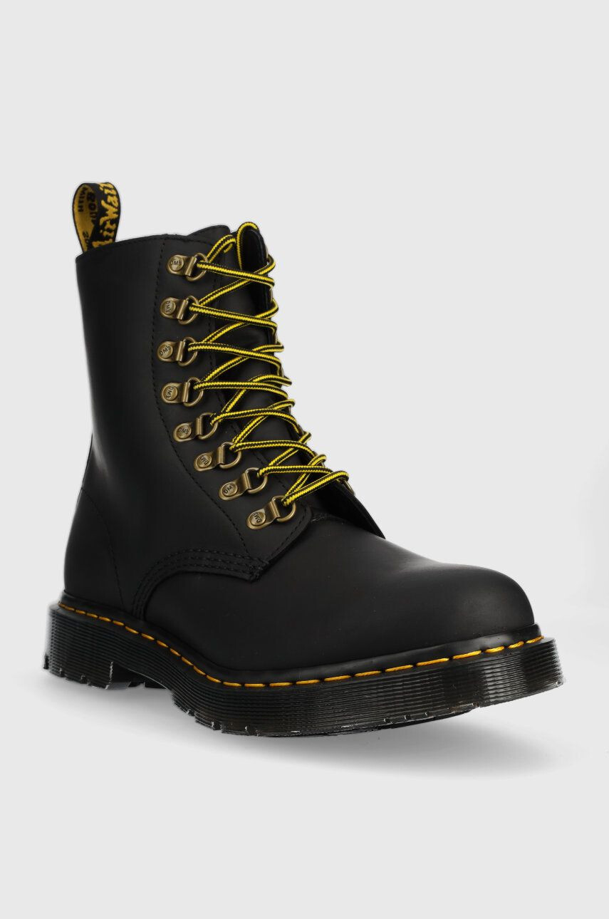 Dr. Martens Usnjeni nizki škornji 1460 Pascal ženski črna barva - Pepit.si