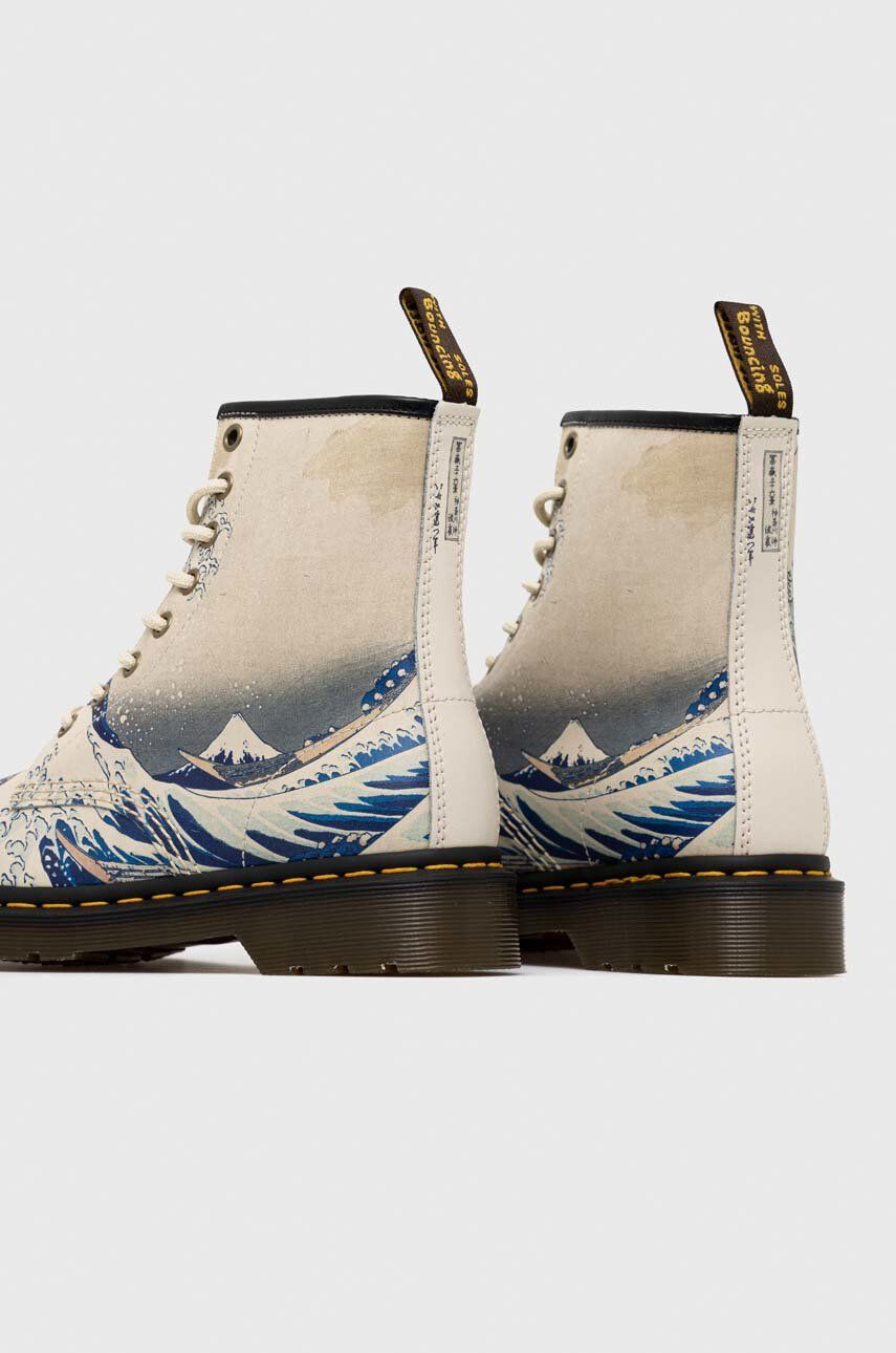 Dr. Martens Usnjeni nizki škornji 1460 The Met ženski bež barva - Pepit.si