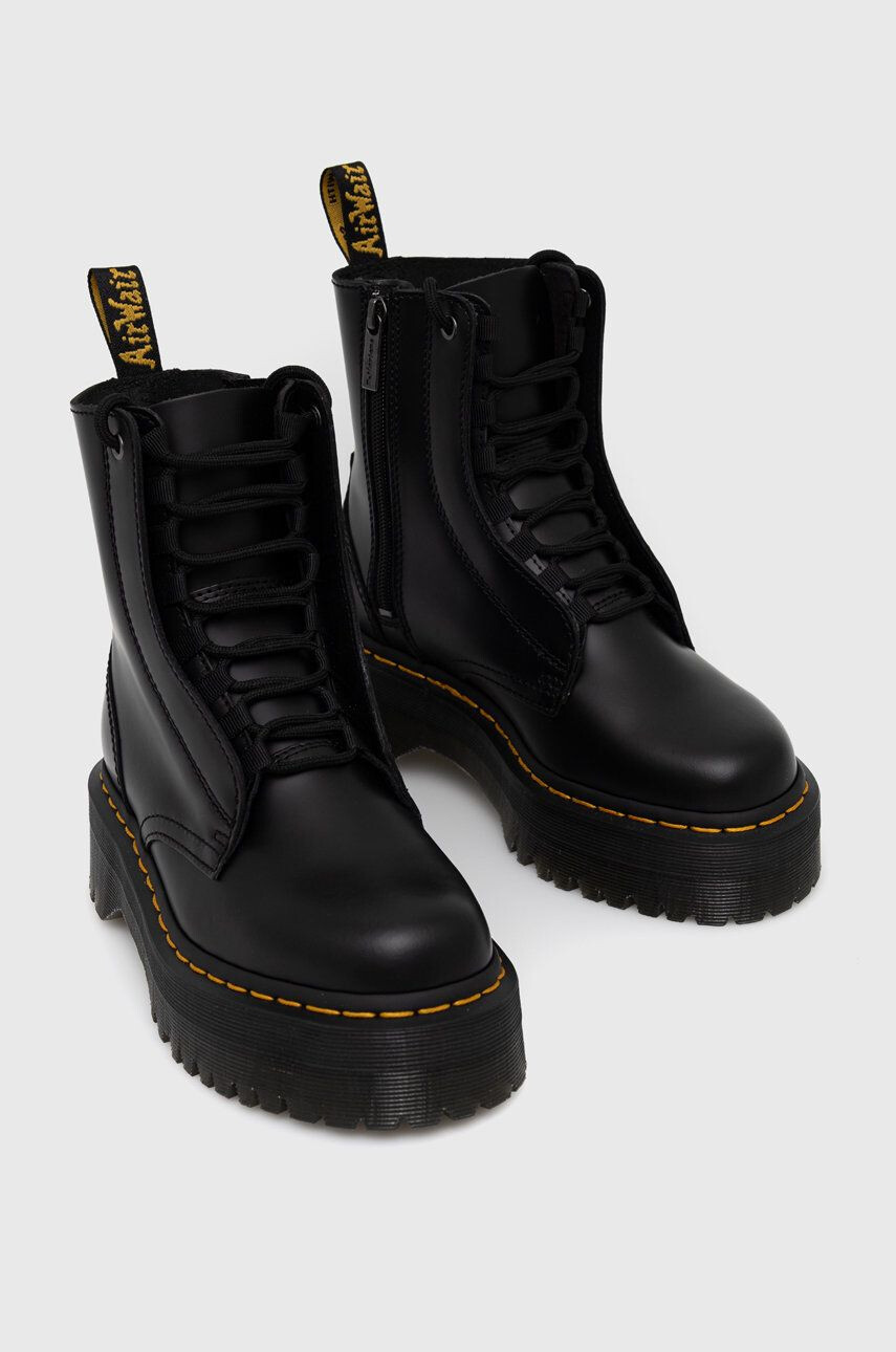 Dr. Martens Usnjeni nizki škornji ženski črna barva - Pepit.si