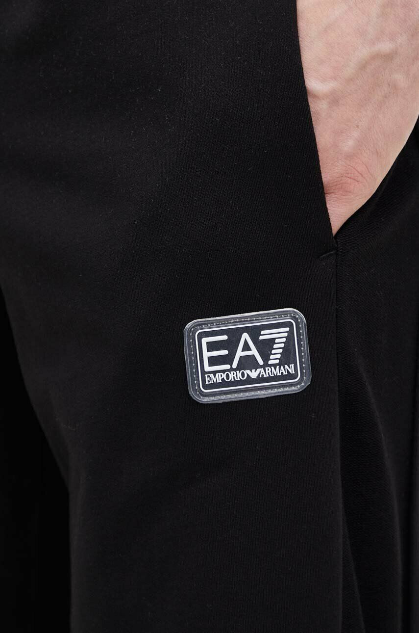 EA7 Emporio Armani Bombažen spodnji del trenirke črna barva - Pepit.si