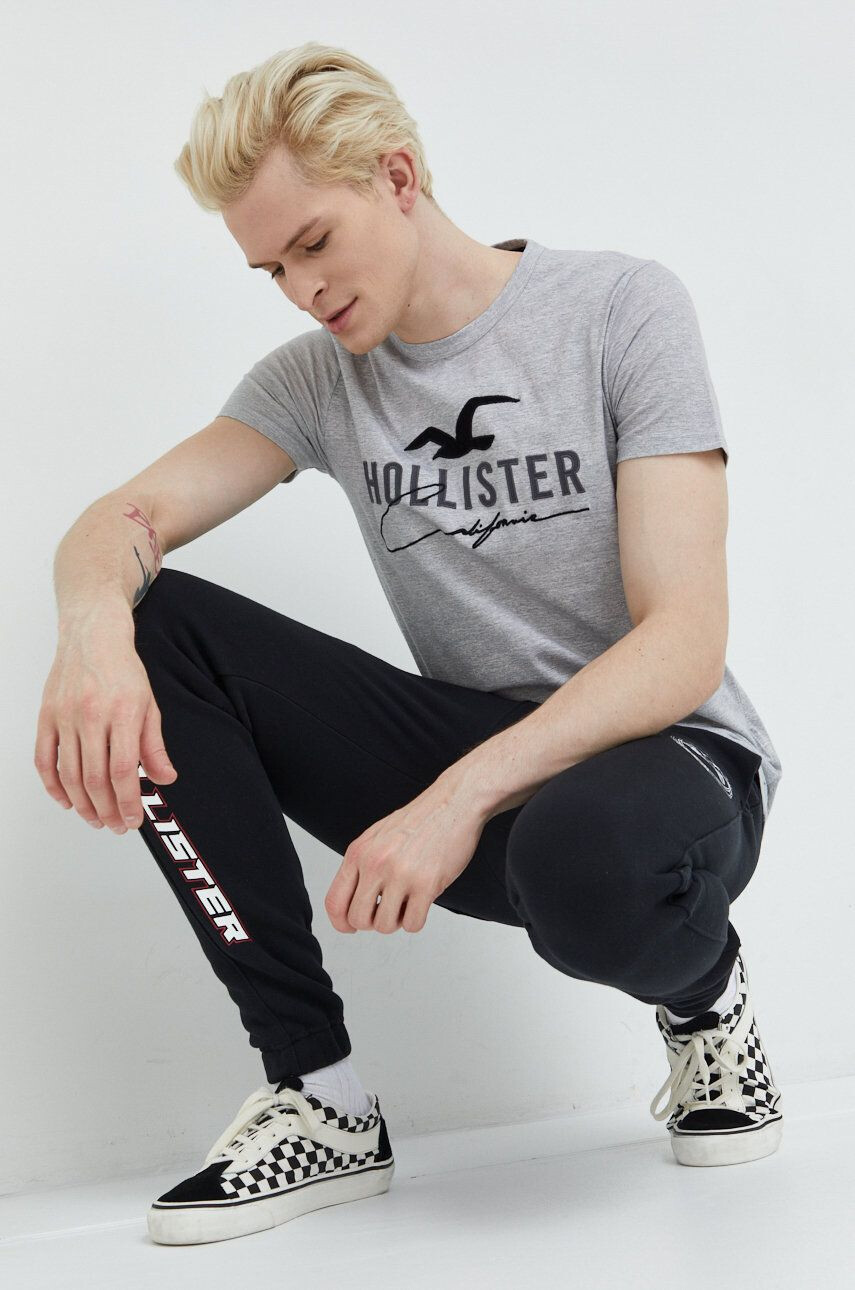 Hollister Co. Bombažna kratka majica siva barva - Pepit.si