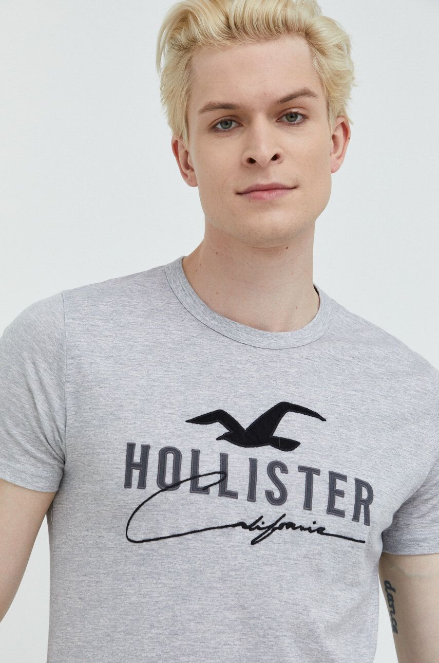 Hollister Co. Bombažna kratka majica siva barva - Pepit.si