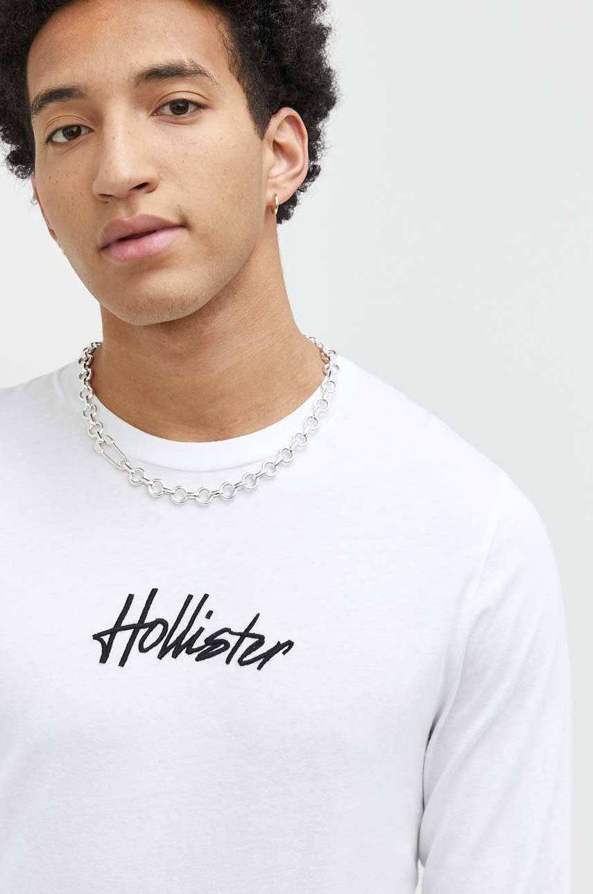 Hollister Co. Bombažna majica z dolgimi rokavi bela barva - Pepit.si