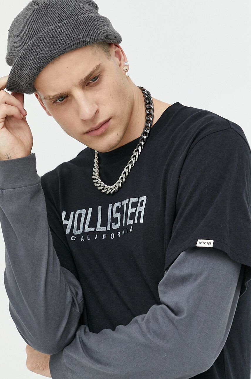 Hollister Co. Bombažna majica z dolgimi rokavi črna barva - Pepit.si